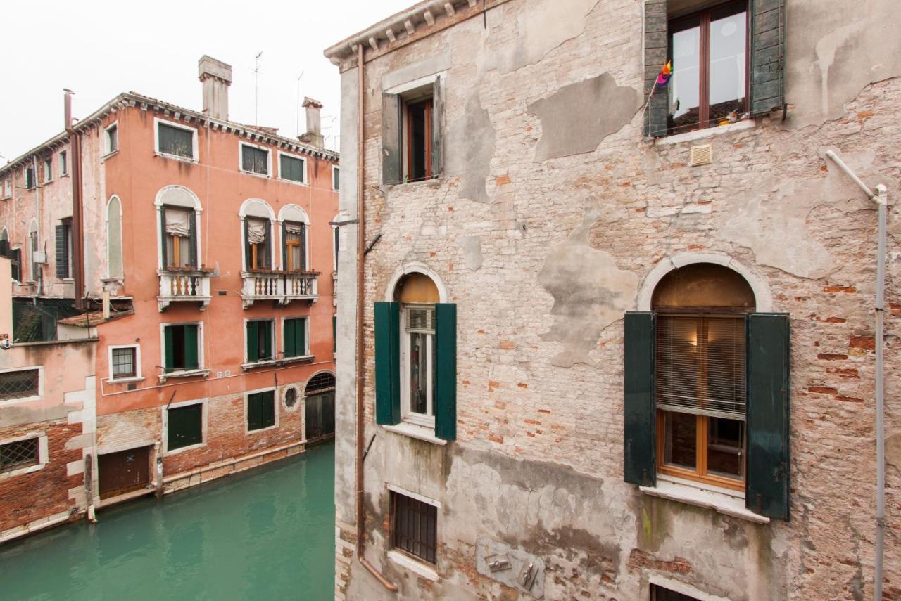 Explore From A Sophisticated Hideaway In San Polo Venedig