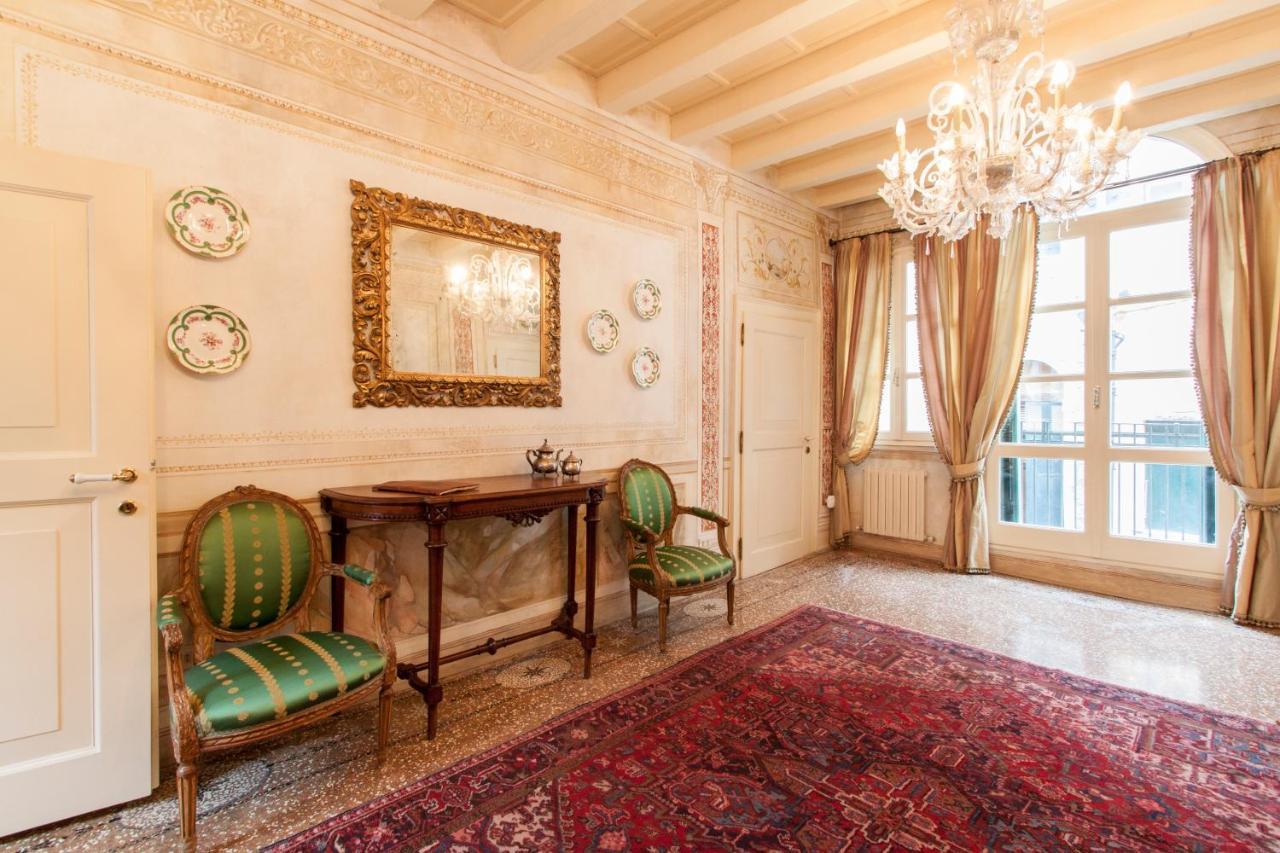Explore From A Sophisticated Hideaway In San Polo * Venedig