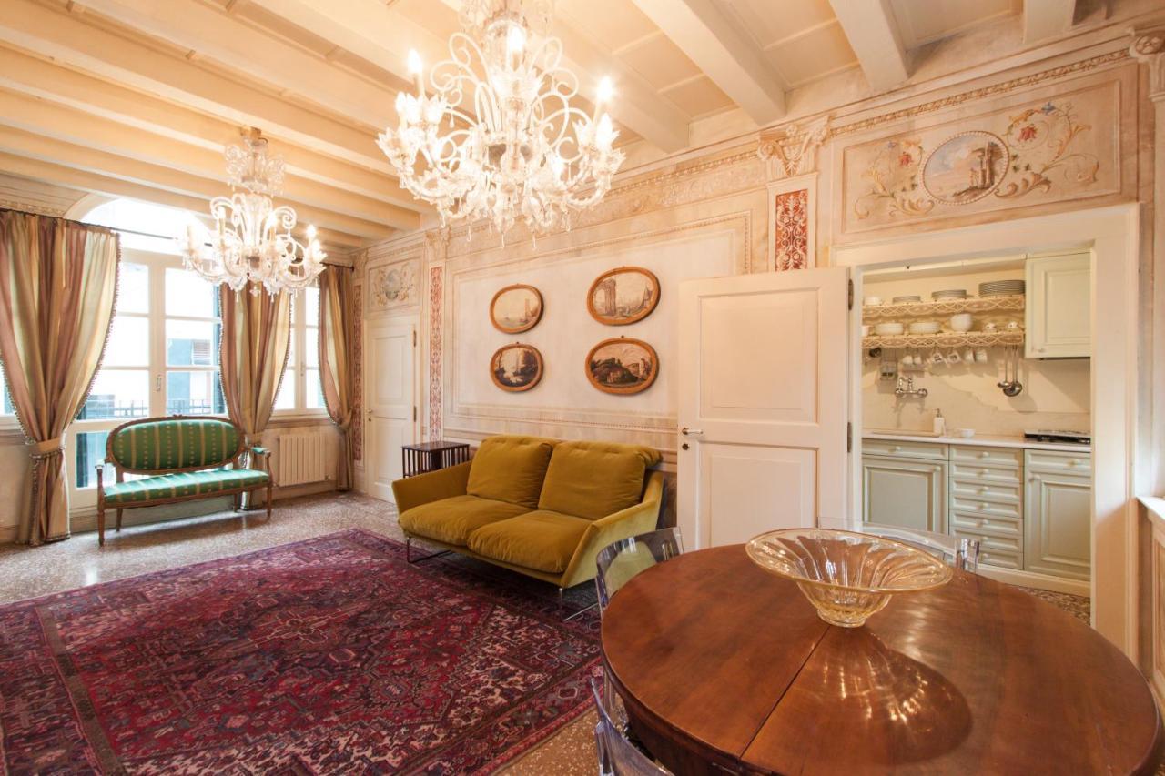 Lejlighed Explore From A Sophisticated Hideaway In San Polo *